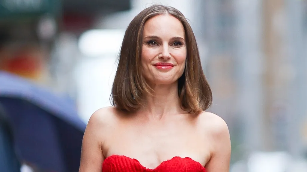 Natalie Portman Wearing Bold Swimsuit Is Must See