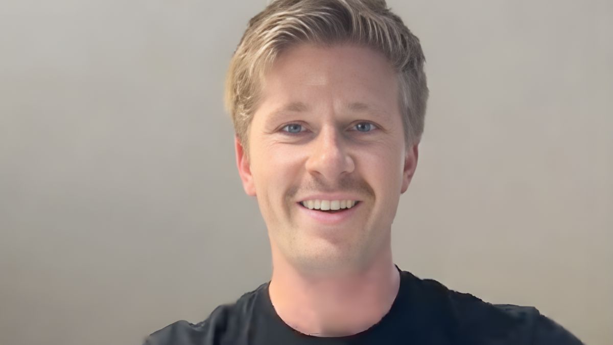 DWTS' Robert Irwin Shocks Fans With New Hair Transformation - Mandatory