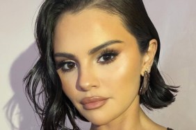 Selena Gomez Looks 'So Good' in Tank Top Selfie