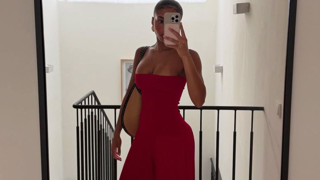 Lori Harvey Shows off Bikini Top While Posing by the Pool in Photo