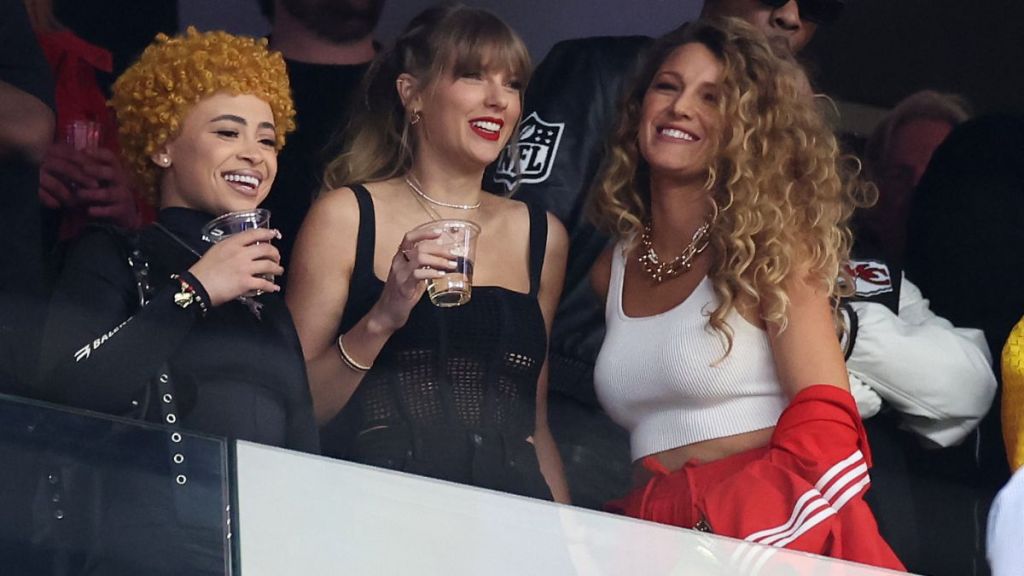 Taylor Swift Changes Number, Hits ‘Full Reset’ Amid Texts Drama — Source