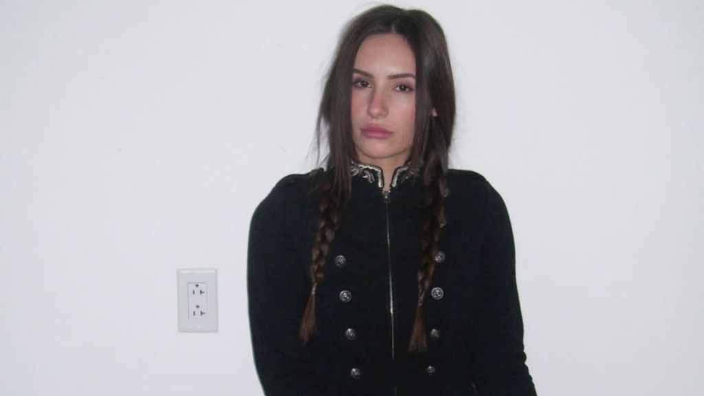 Alix Earle's Sister Has Fans Obsessed With Her Mini-Skirt Photos