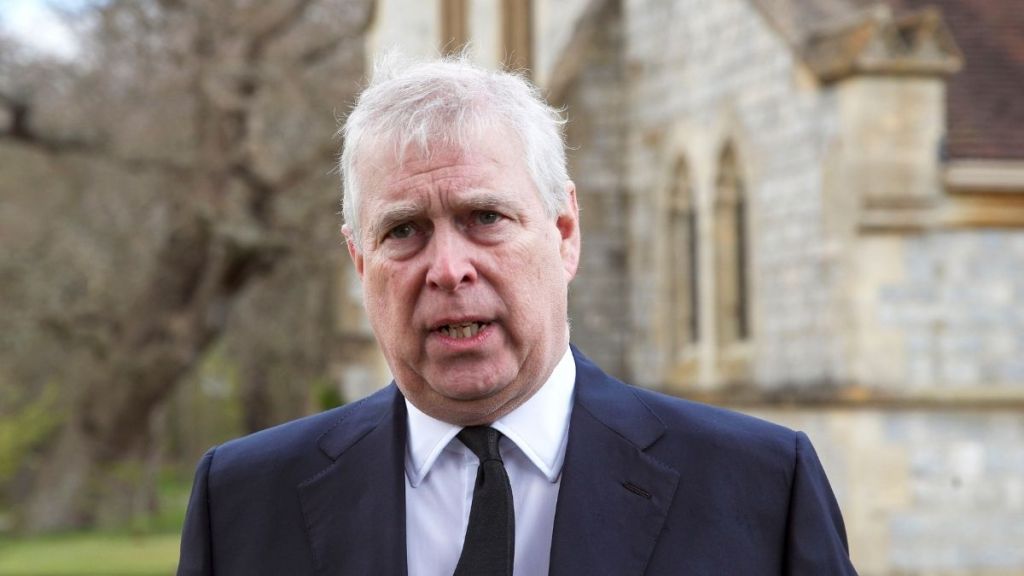 Fully Cutting off Ex-Prince Andrew’s Royal Privileges May Backfire — Source