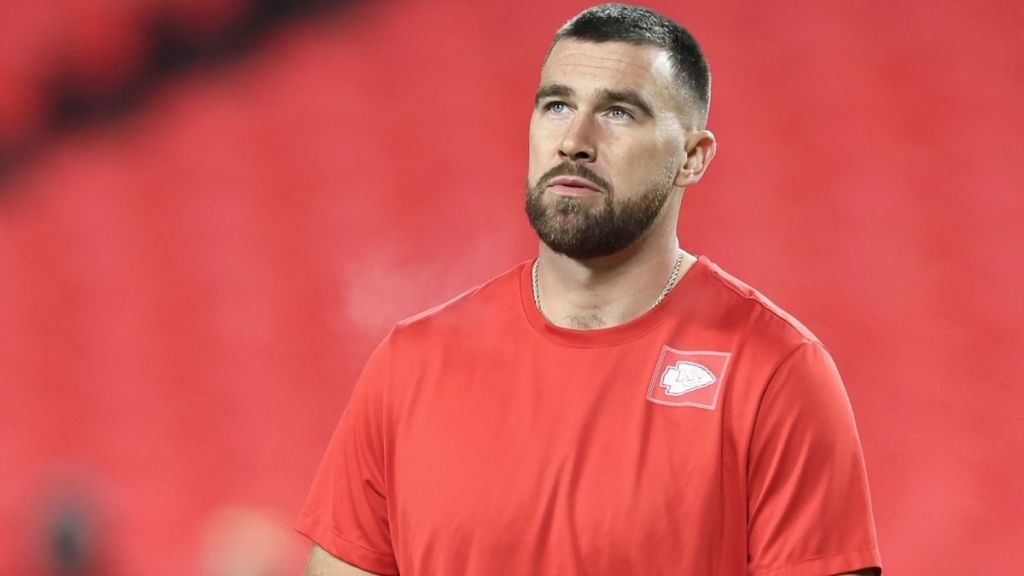 Travis Kelce Caught in Taylor Swift’s Justin Baldoni Texts Drama