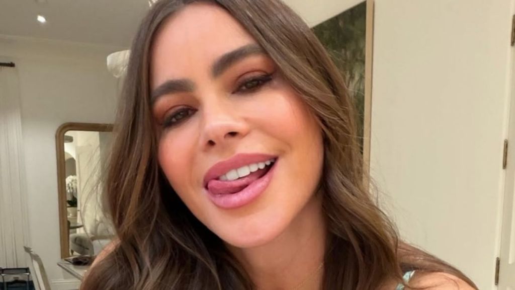 Sofia Vergara Posing in White Bikini Will Make Your New Year