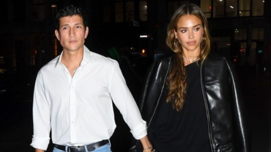 Jessica Alba & Danny Ramirez Get Super Close in Cozy Beach Photos