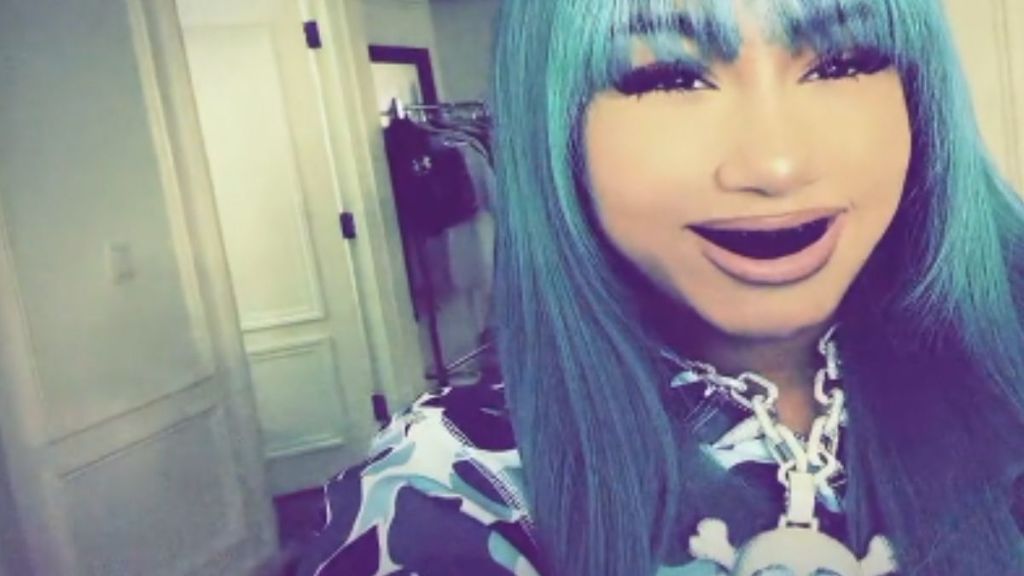 North West Sports Eye-Catching 106-Carat Skull Necklace in Video