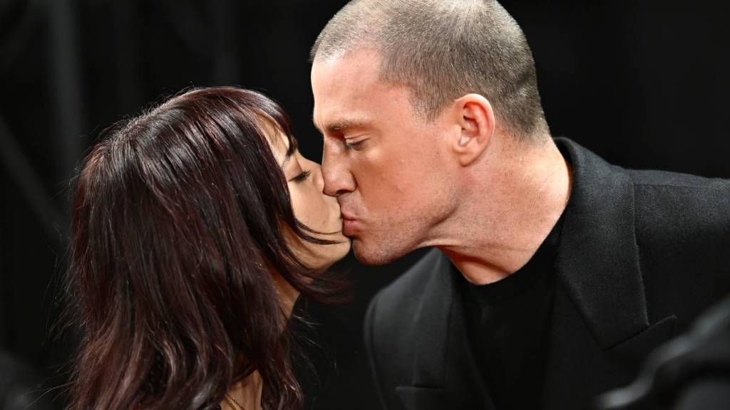 Channing Tatum & Bikini-Clad Girlfriend Share Steamy Kisses on Vacation