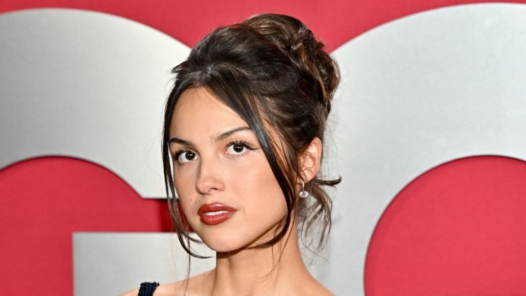 Olivia Rodrigo’s Abs Steals the Spotlight in Mini-Shorts Look