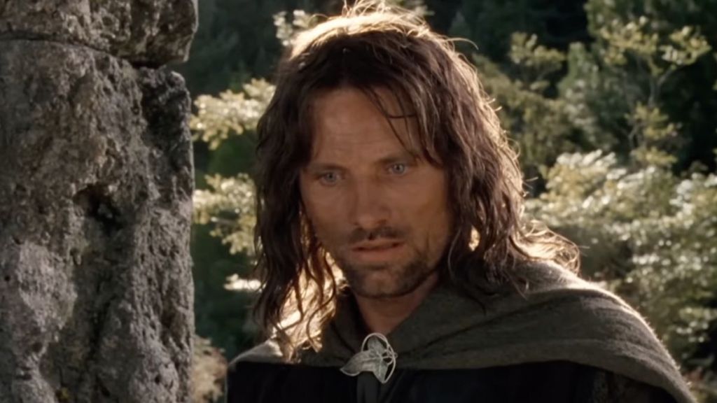 How Viggo Mortensen's Surfing Accident Changed 1 Major LOTR Battle
