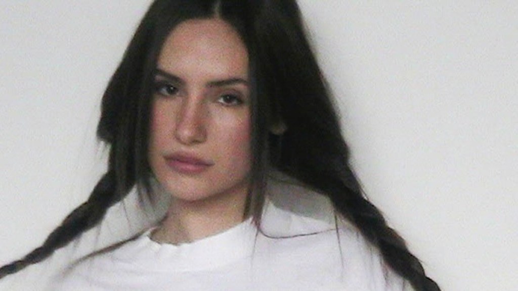 Alix Earle's Sister Looks 'Hot' in Mini-Shorts