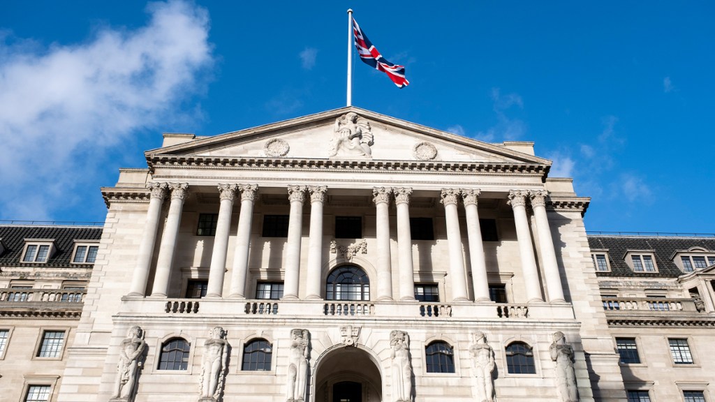 UK Bank Warned of Potential Financial Crisis Due to Aliens