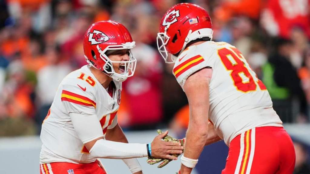 Chiefs’ Patrick Mahomes Gives Shoutout to Travis Kelce’s Major Career Feat