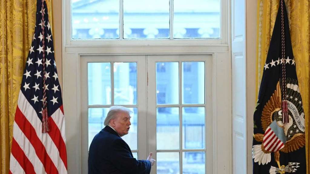 Donald Trump Can’t Resist Showing Off Ballroom During White House Meeting