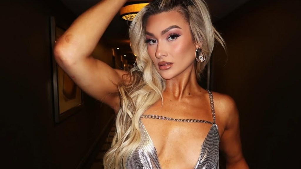 WWE's Izzi Dame's Low-Cut Dress Is Held Up By Just a Chain