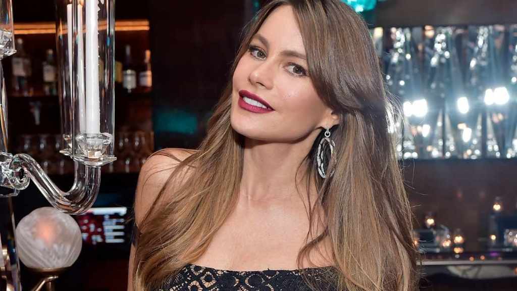 Sofía Vergara Turns Up the Heat in Lace for Valentine’s Day