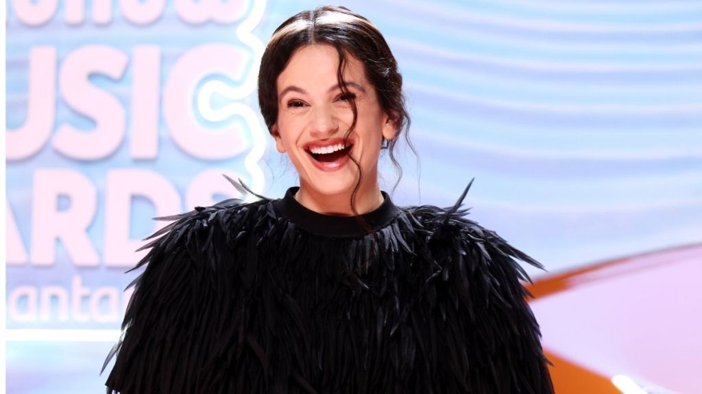 Rosalia Becomes a Present With Ribbon Belt as Top Amid World Tour