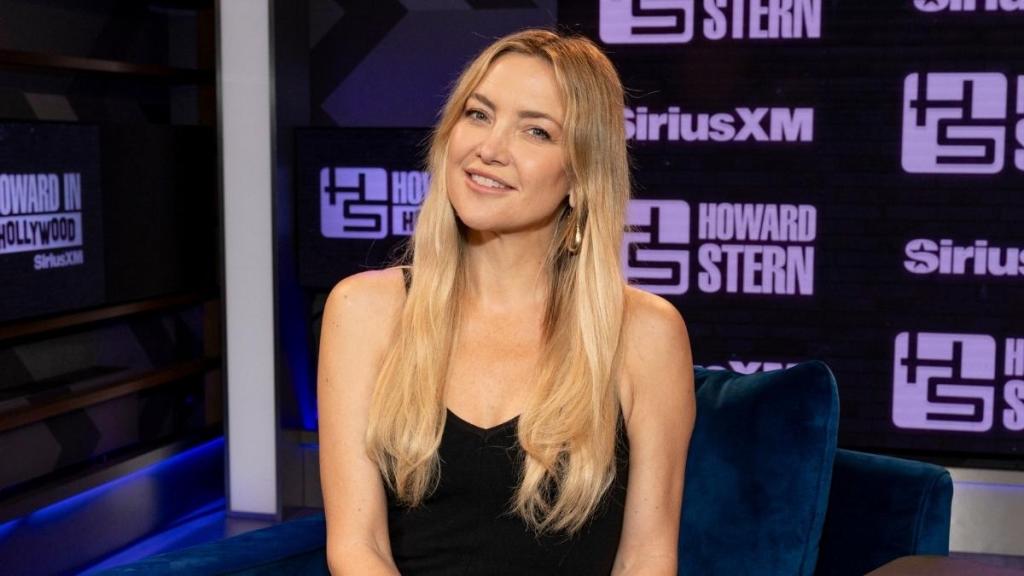 Kate Hudson Keeps It Casual in a Cami Top for ‘Howard Stern Show’