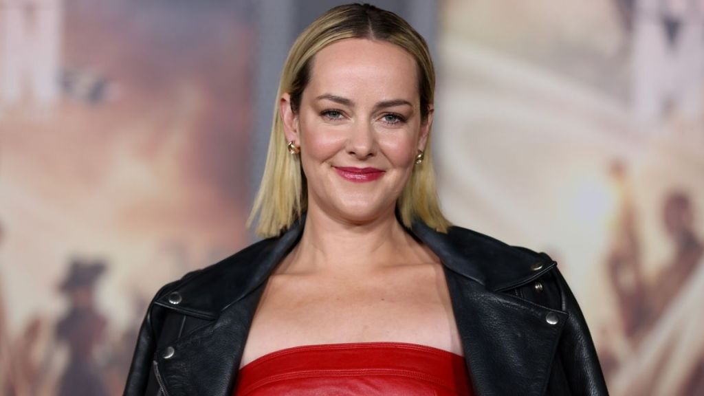 Rebel Moon's Jena Malone Confirms Engagement in New Post