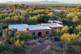 Nancy Guthrie’s Neighbor Likely Saw Kidnapping Suspect Near Her Home