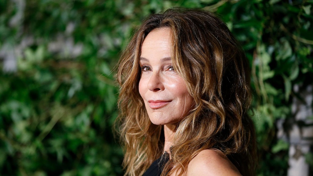 'Dirty Dancing' Star Jennifer Grey Shows She Still Has 'It' In Beach Bikini Pic