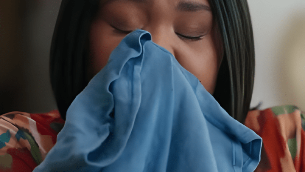 Woman Goes Viral Over 'Weird' Habit of Sniffing Dad's Underwear