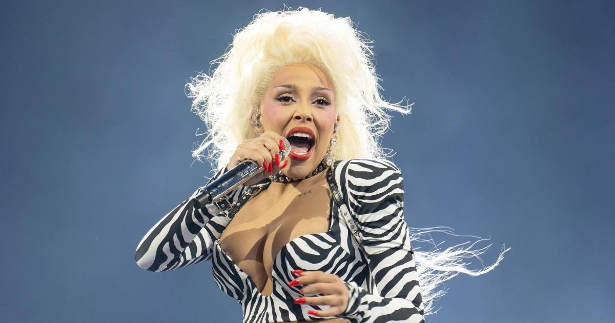 Doja Cat’s Latex Bodysuit Look Turns Heads at Mexico Concert