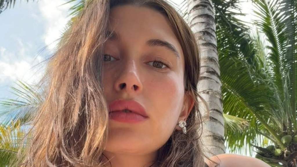 Hailey Bieber’s Fitted Mini Dress Steals the Spotlight at Rhode Event