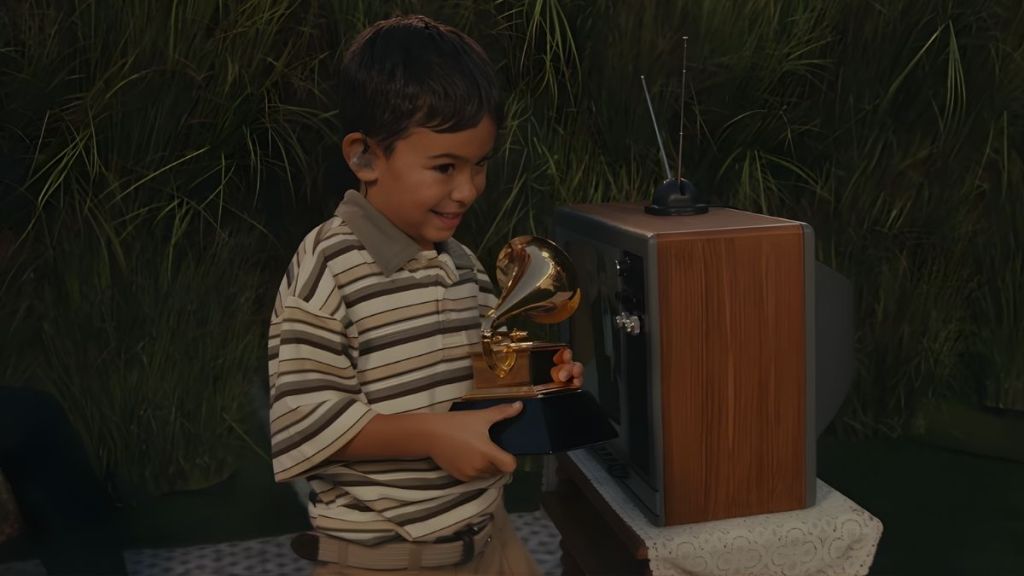 No, Super Bowl Halftime Show Child Wasn’t Liam Ramos, It Was Lincoln Fox