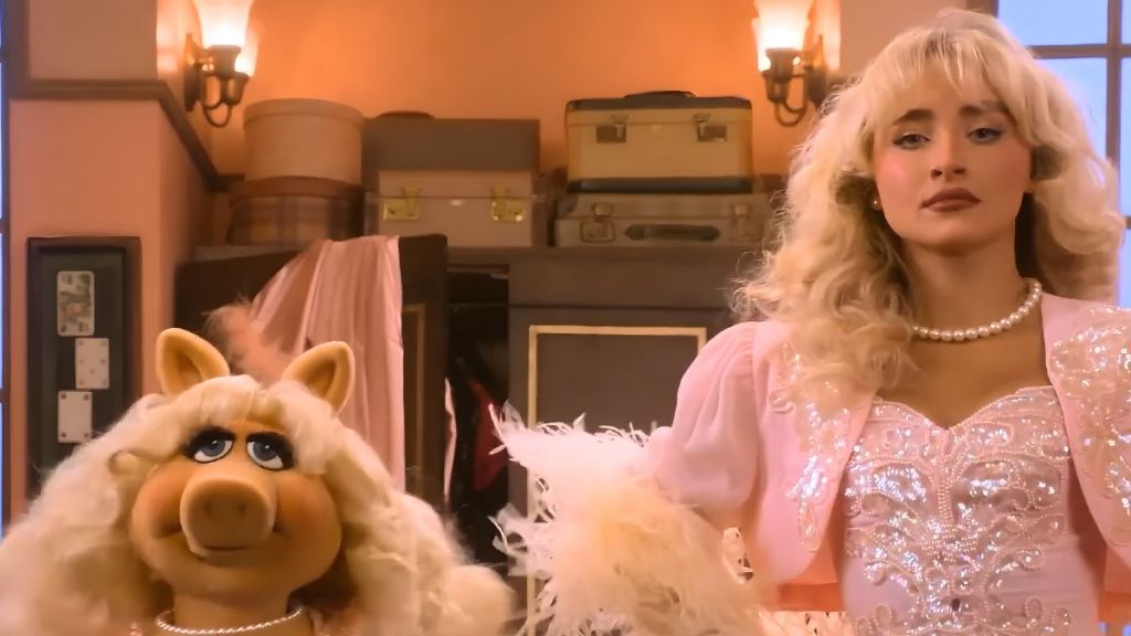 The Muppet Show revival miss piggy sabrina carpenter