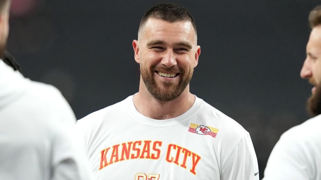 Travis Kelce Blames His Weight Gain on Taylor Swift's Baking