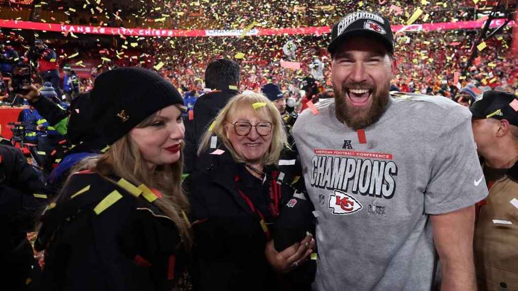 Taylor Swift & Travis Kelce’s Wedding Won’t Have NDA for Key Family Member