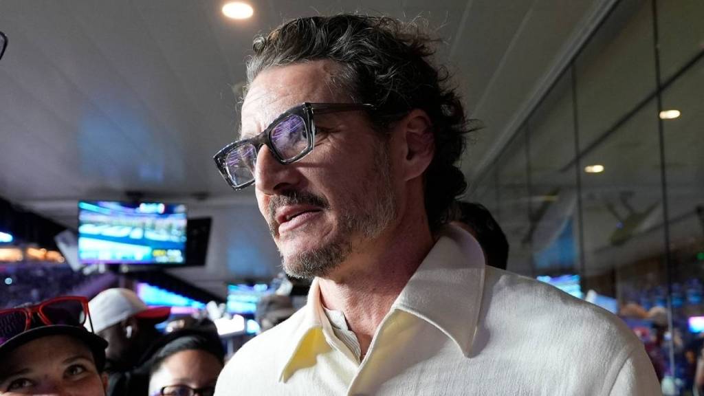 Pedro Pascal Links Arms With Former Soccer Player in NYC