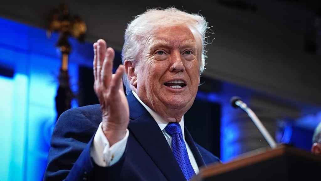 Rep. Al Green Interrupts Donald Trump Speech With ‘Black People Aren’t Apes’ Sign