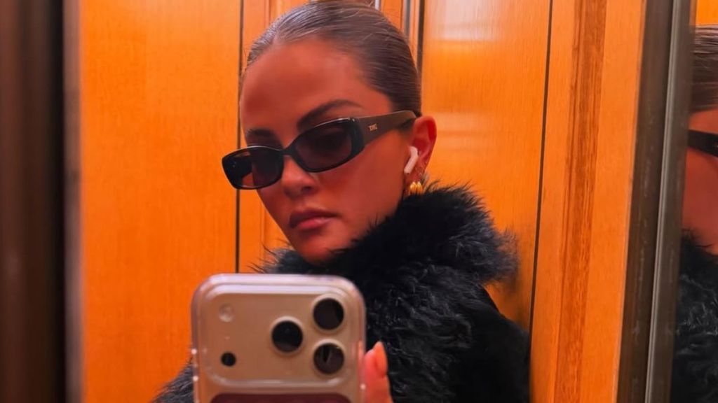 Selena Gomez Models Crop Top in Selfie After Grammys Absence