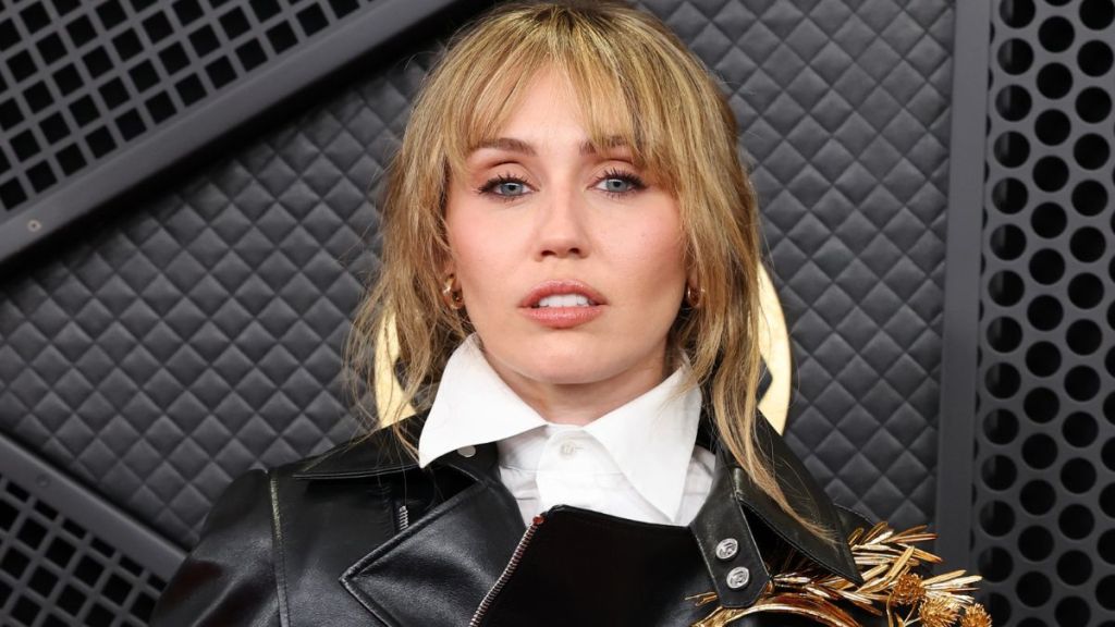 Miley Cyrus' Gucci Boots Are the Winner in 'Hannah Montana' Teaser