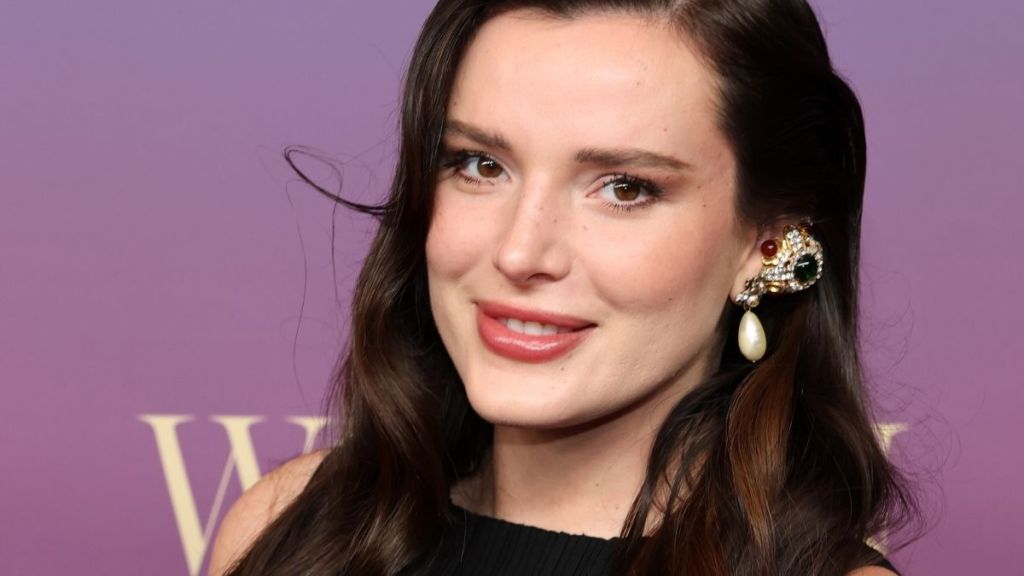 Bella Thorne Adds Risky Bikini Top Look to New Photo Dump