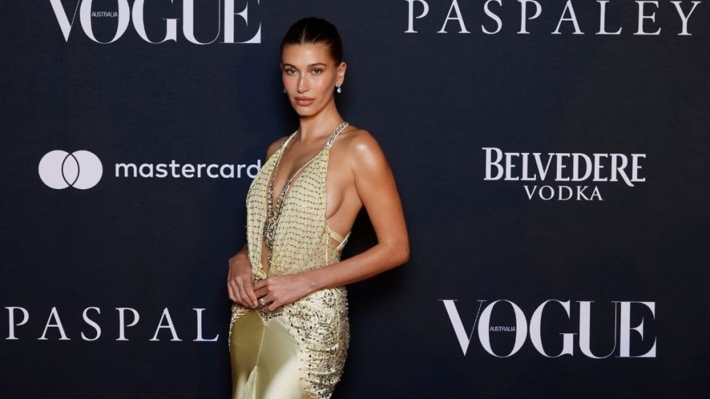 Hailey Bieber Makes Relatable Bedroom Confession — Here’s the Scoop