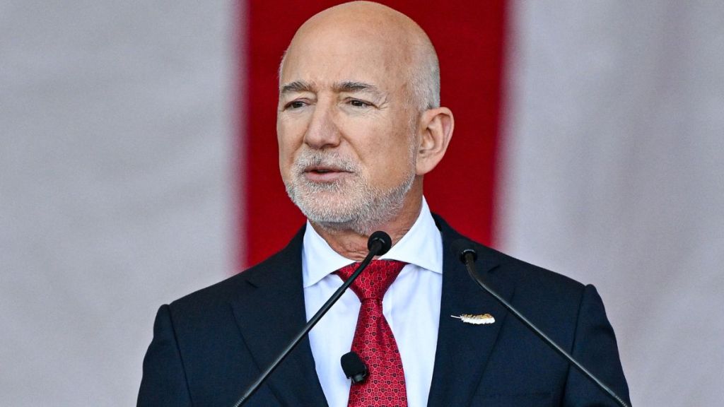 Jeff Bezos Struggling to Find Celebrities for Next Space Flight Amid Backlash — Source