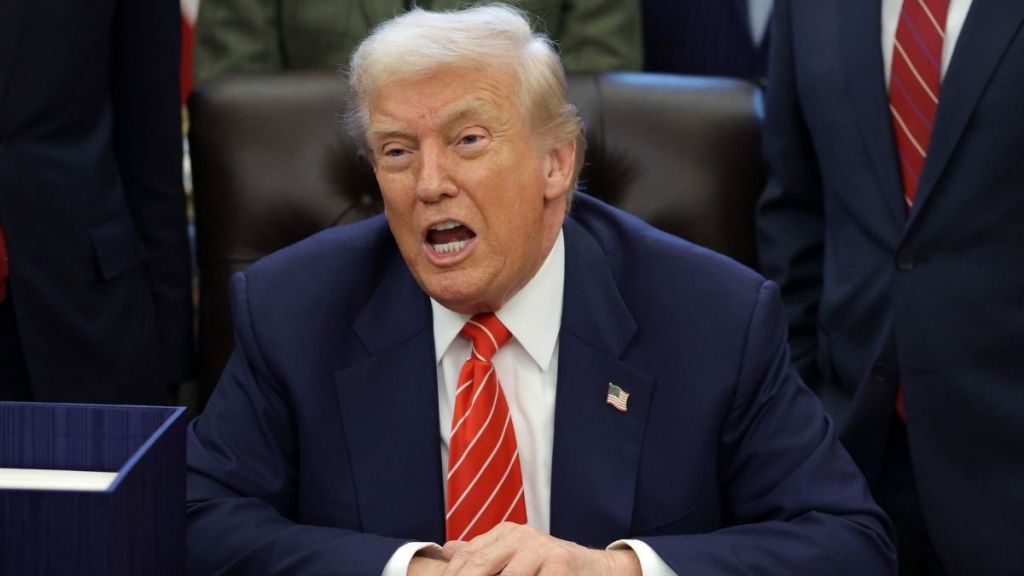 Donald Trump’s Ex-Rival Mocks Him Over Viral Slurring Moment