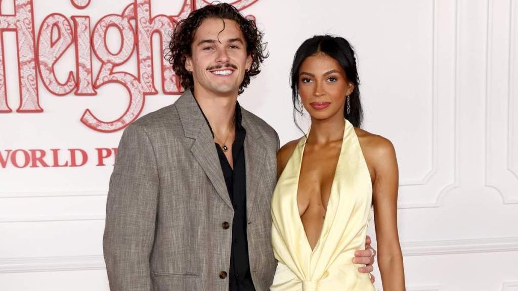 Mormon Wives' Layla Taylor Tears up Confirming Split With Boyfriend