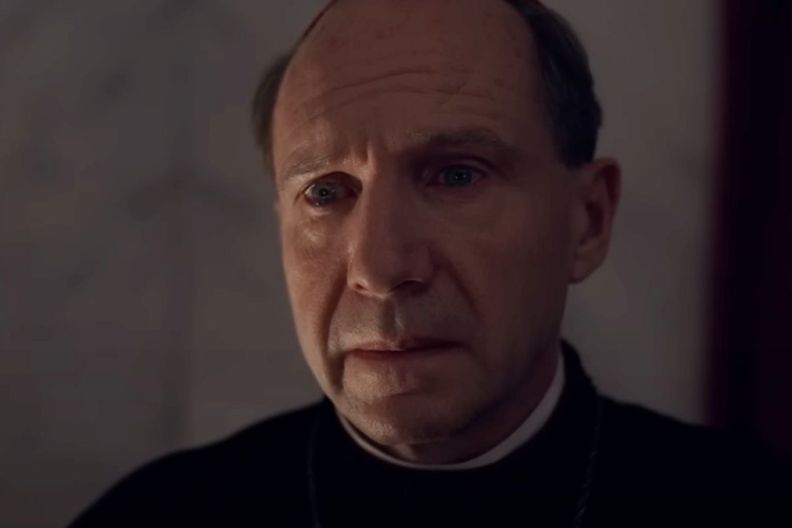 Ralph Fiennes' Controversial Movie Sets Peacock Streaming Date