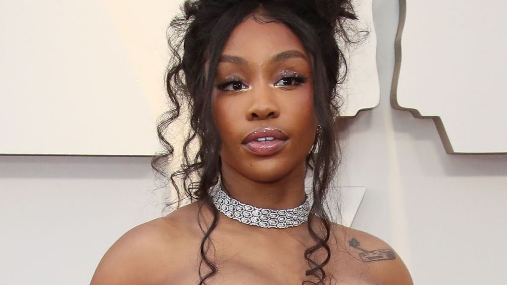 SZA’s Dress With Holes Leads New i-D Cover Shoot