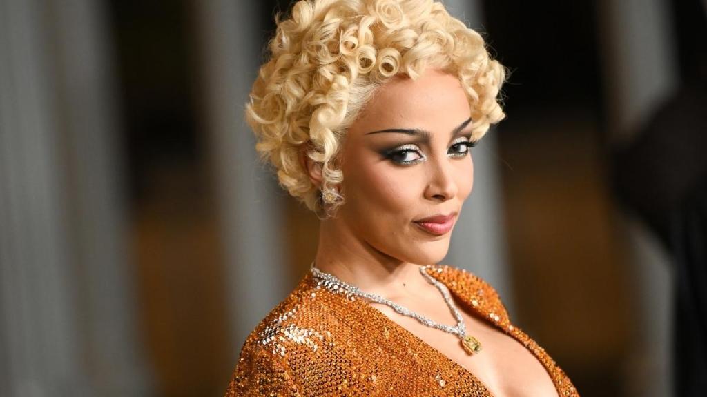 Doja Cat’s Nude Bodysuit Look Steals the Spotlight in Vogue