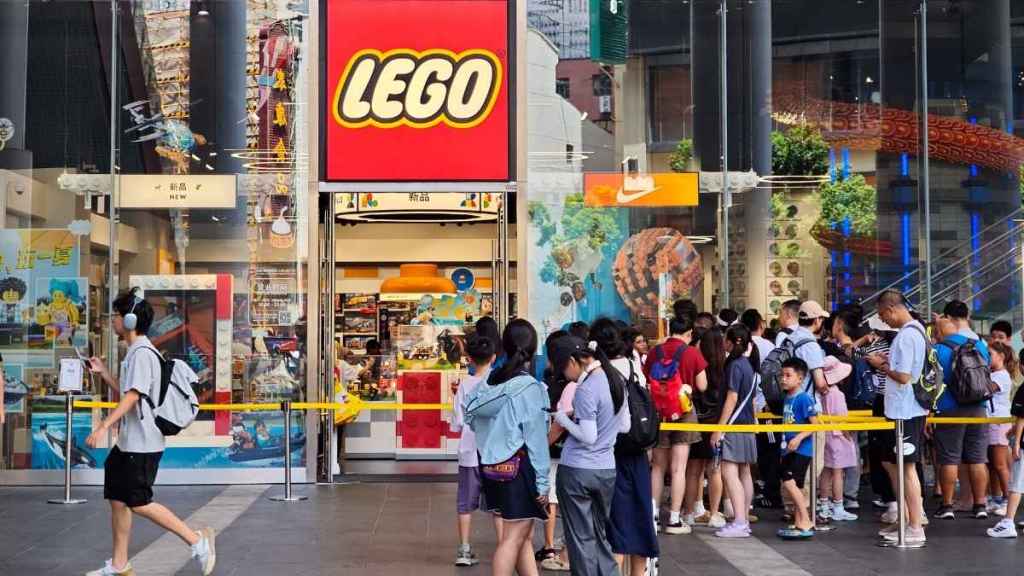 Leaked $600 LEGO Set Features Over 12,000 Pieces