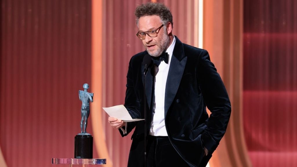 Seth Rogen Gets Emotional While Accepting Catherine O'Hara's Award
