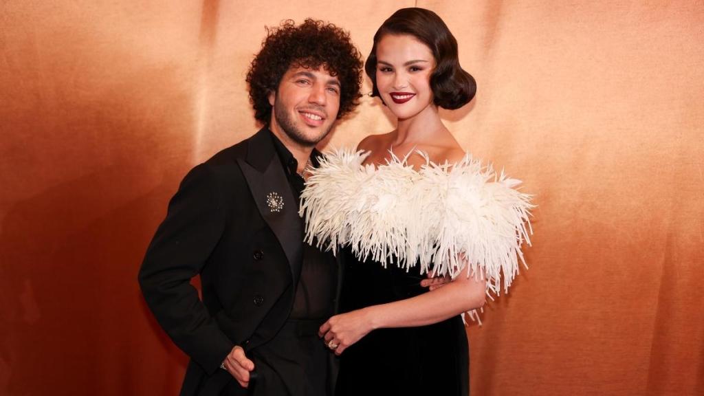 Selena Gomez Kisses Benny Blanco's Feet After Backlash & Fans Have Thoughts