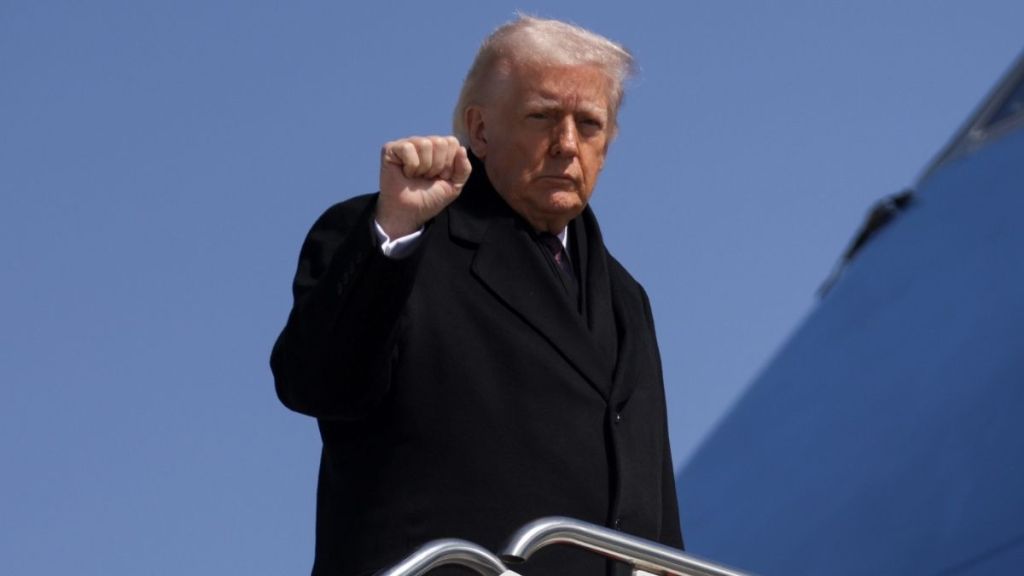 Donald Trump Approves of SNL UK Skit of 'Coward' Keir Starmer