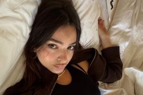 Emily Ratajkowski’s Swimsuit Look Brings the Heat Amid Oscars Buzz