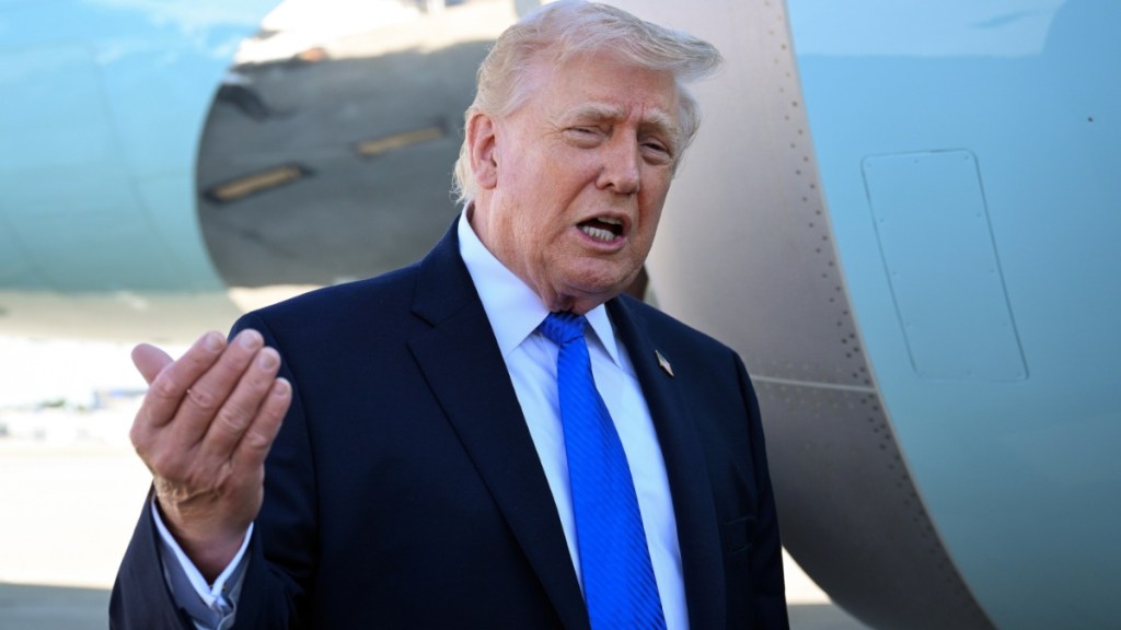 Donald Trump Appears to Doze Off During Memphis Meeting